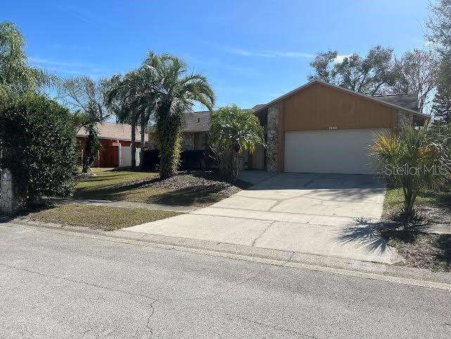 Property Photo: 1505 W Crossbeam Circle FL 32707