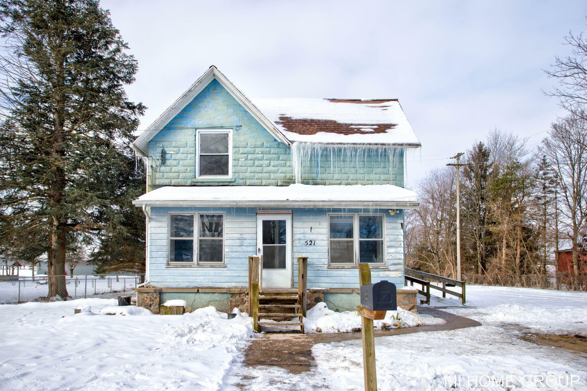 Property Photo: 521 Selby Street MI 49328