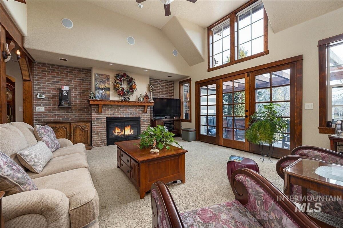 Property Photo: 5870 N Duxbury Lane ID 83714