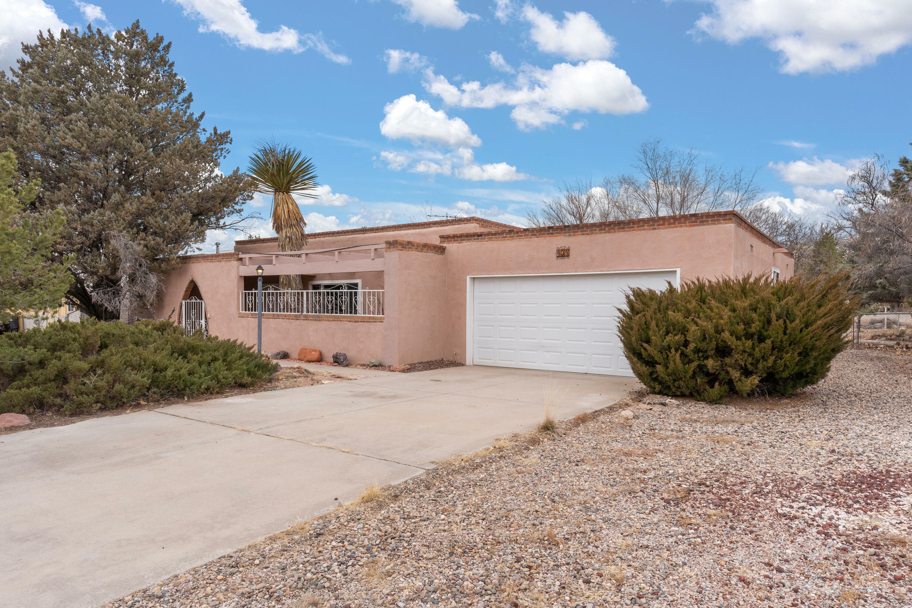 Property Photo:  404 Cambridge Avenue  NM 87002 