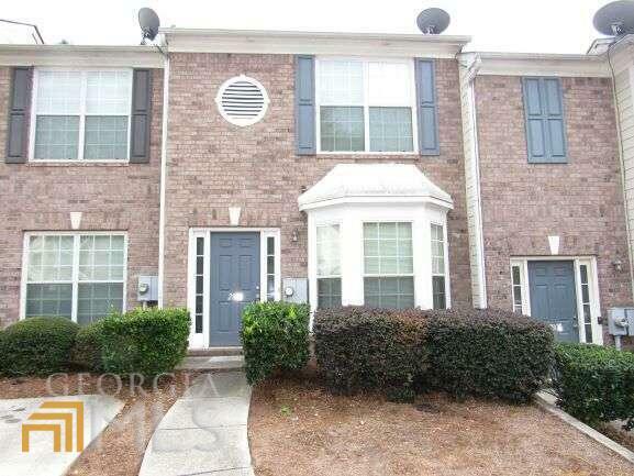 Property Photo: 2804 Parkway Cove GA 30058