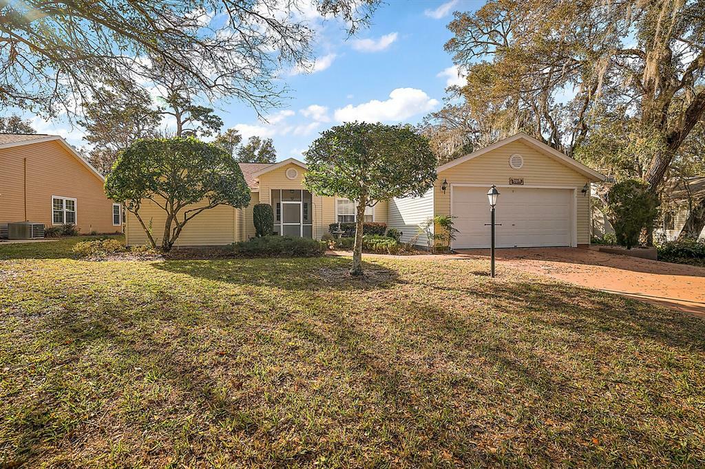 Property Photo:  4300 Leafway Circle  FL 34748 