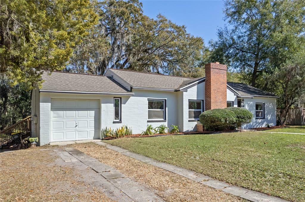 Property Photo:  1210 Sunshine Avenue  FL 34748 