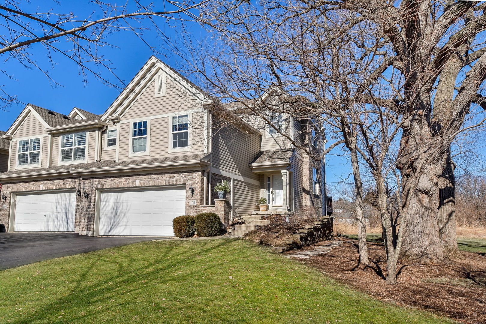 Property Photo:  106 River Mist Drive  IL 60543 