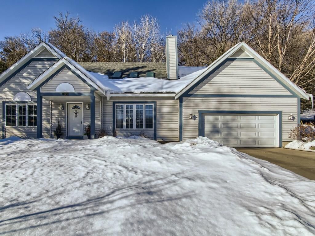 Property Photo:  1765 Golf View Drive  WI 54022 
