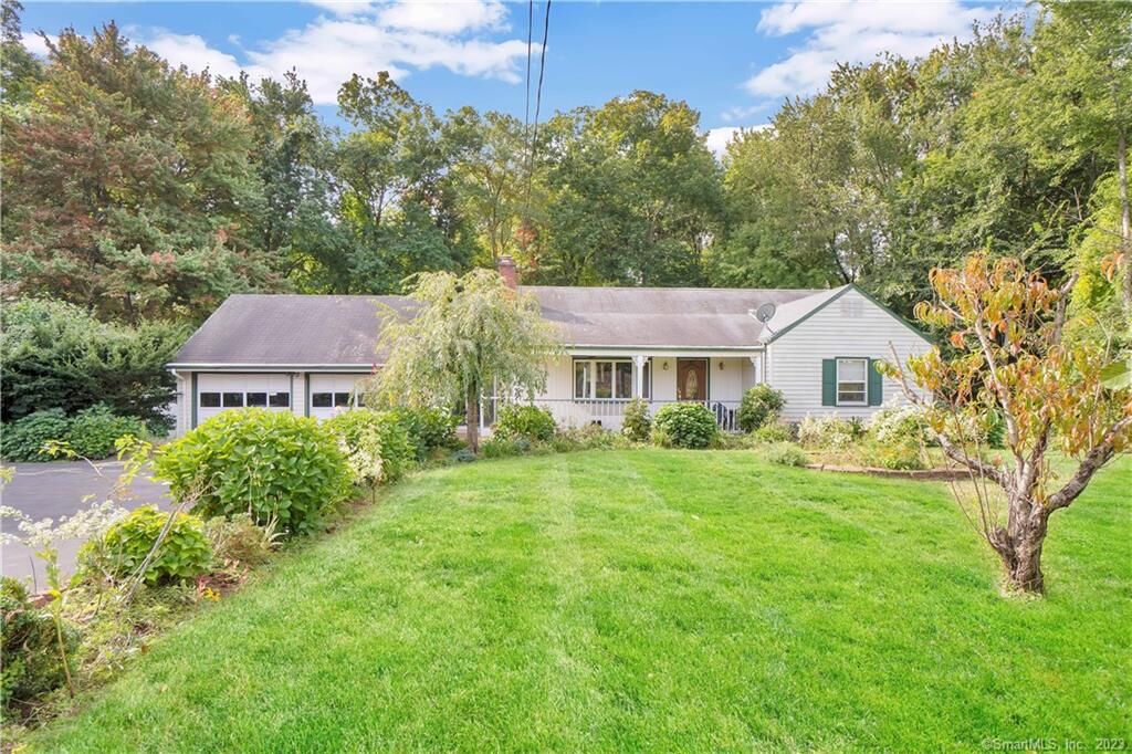 Property Photo: 1218 New London Turnpike CT 06033