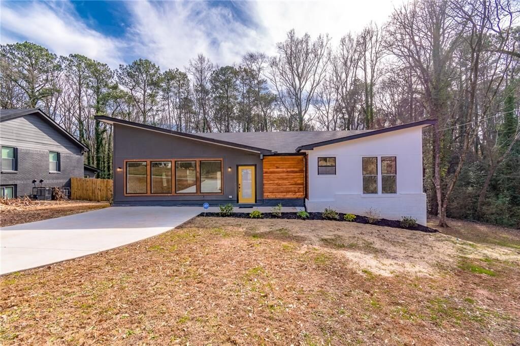 Property Photo:  2399 Fair Lane  GA 30032 