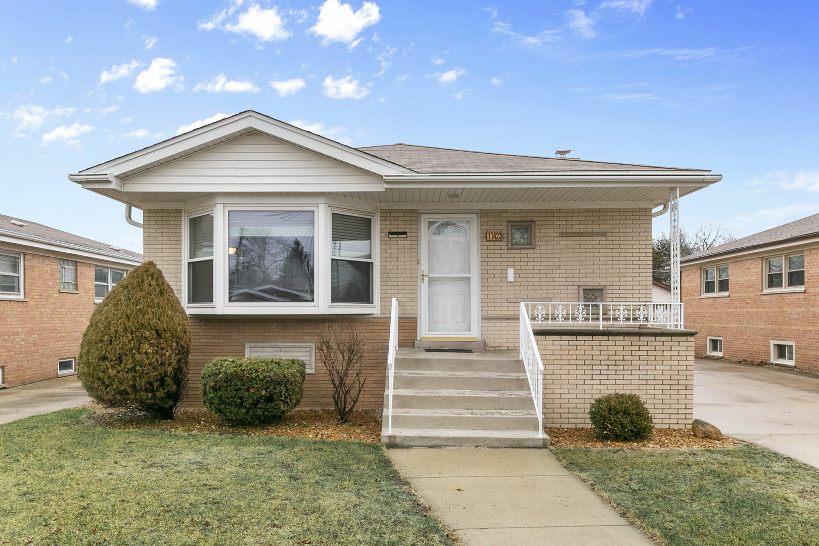 Property Photo:  11423 S Drake Avenue  IL 60655 