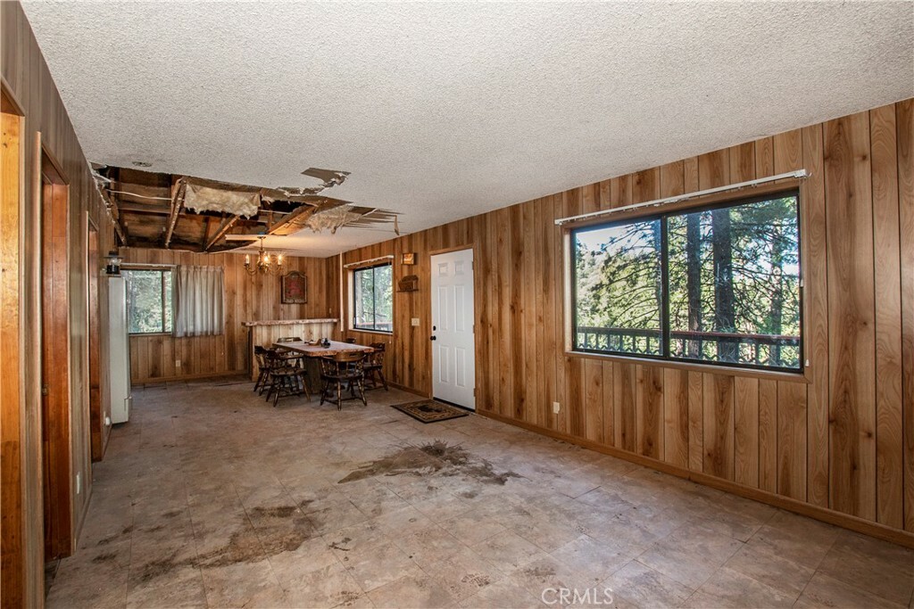 Property Photo:  22081 Knutzford Road  CA 92322 