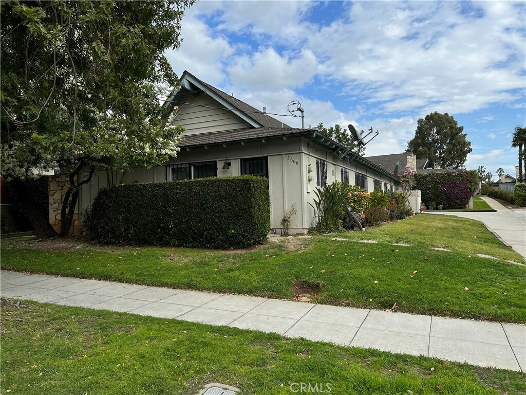 Property Photo:  3666 Cedar Avenue  CA 90807 