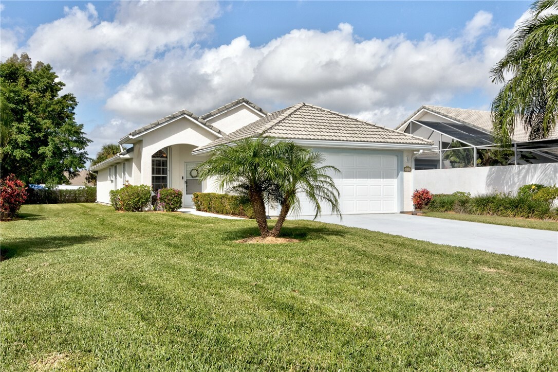 Property Photo:  1757 Aynsley Way  FL 32966 