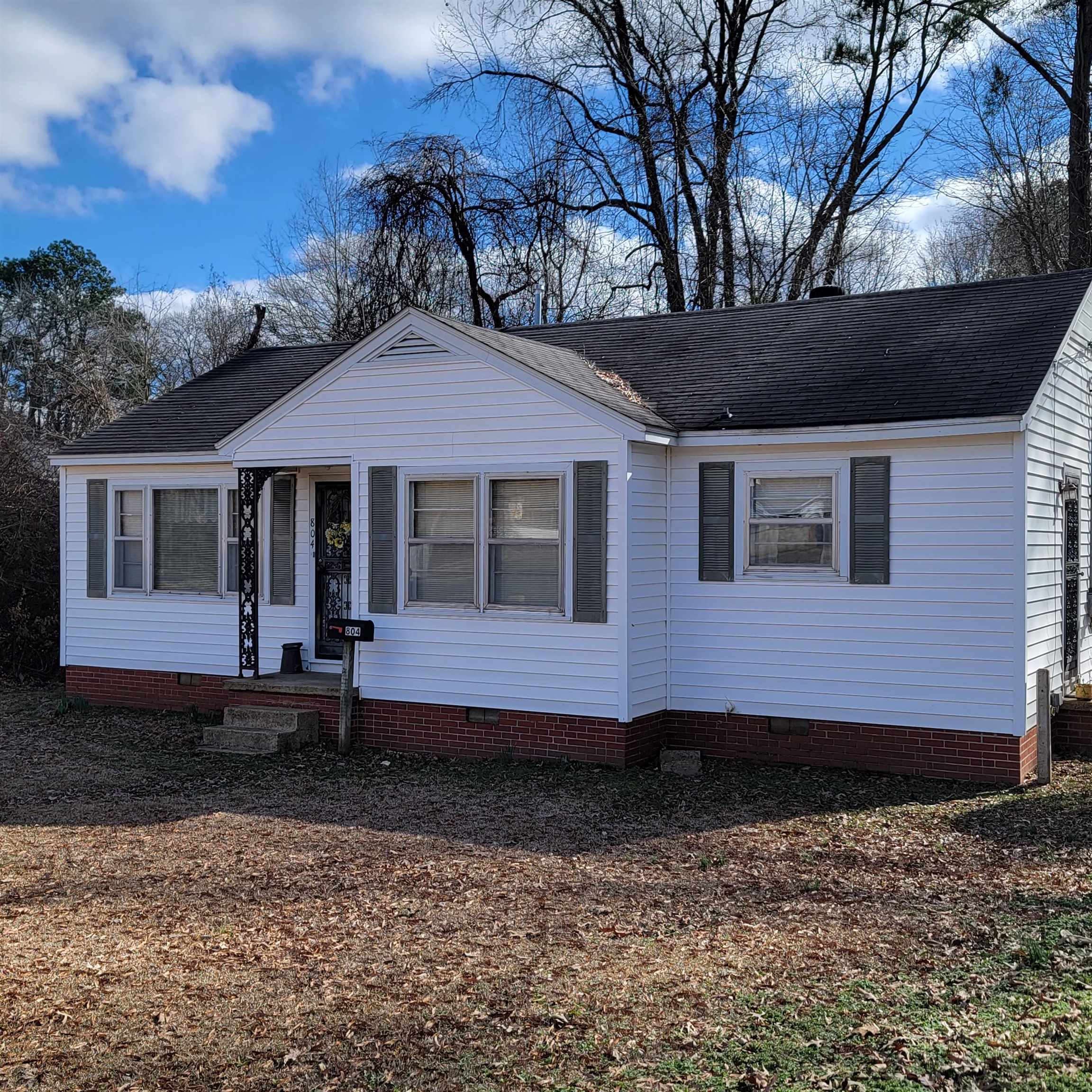 Property Photo:  804 W Forest  TN 38301 