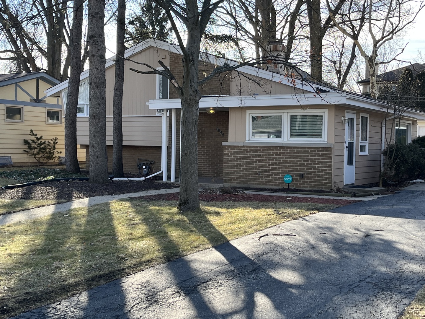 Property Photo: 1137 Camille Avenue IL 60015