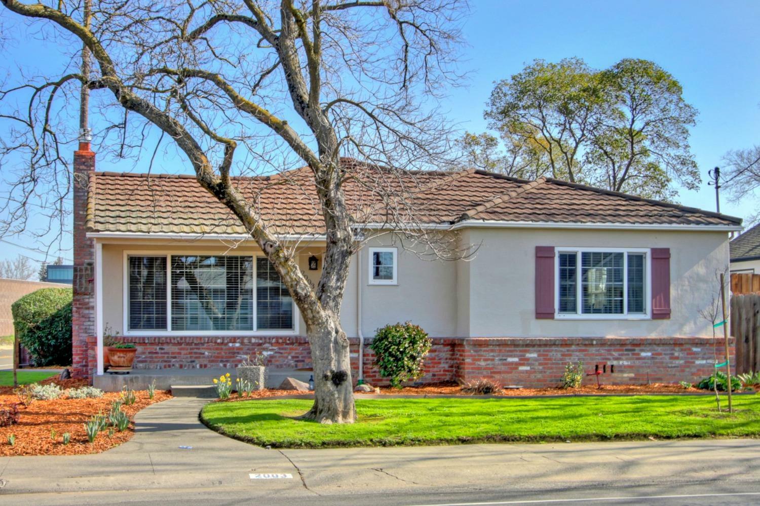 Property Photo: 2003 59th Street CA 95817