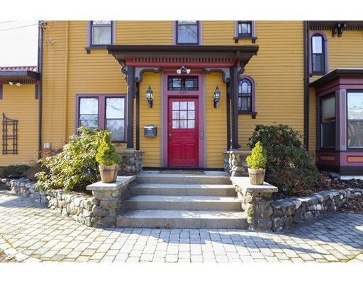 Property Photo: 221 Auburn St 221 MA 02466