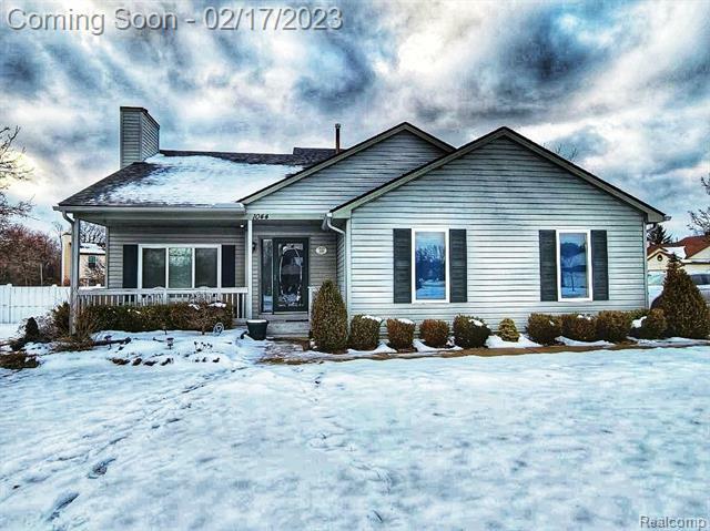 Property Photo:  1044 Fox Court  MI 48371 