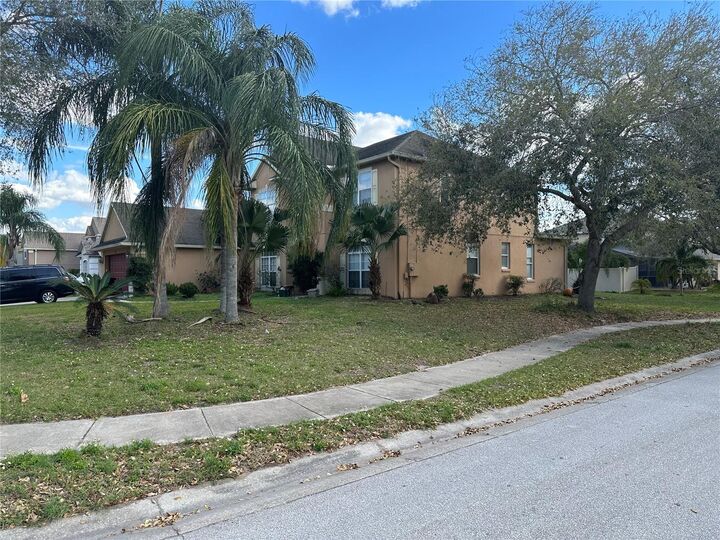 Property Photo:  302 Largovista Drive  FL 34787 