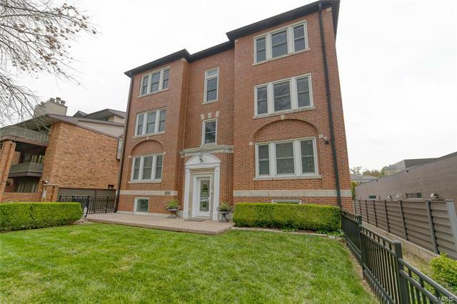Property Photo: 116 North Central Avenue 1N MO 63105