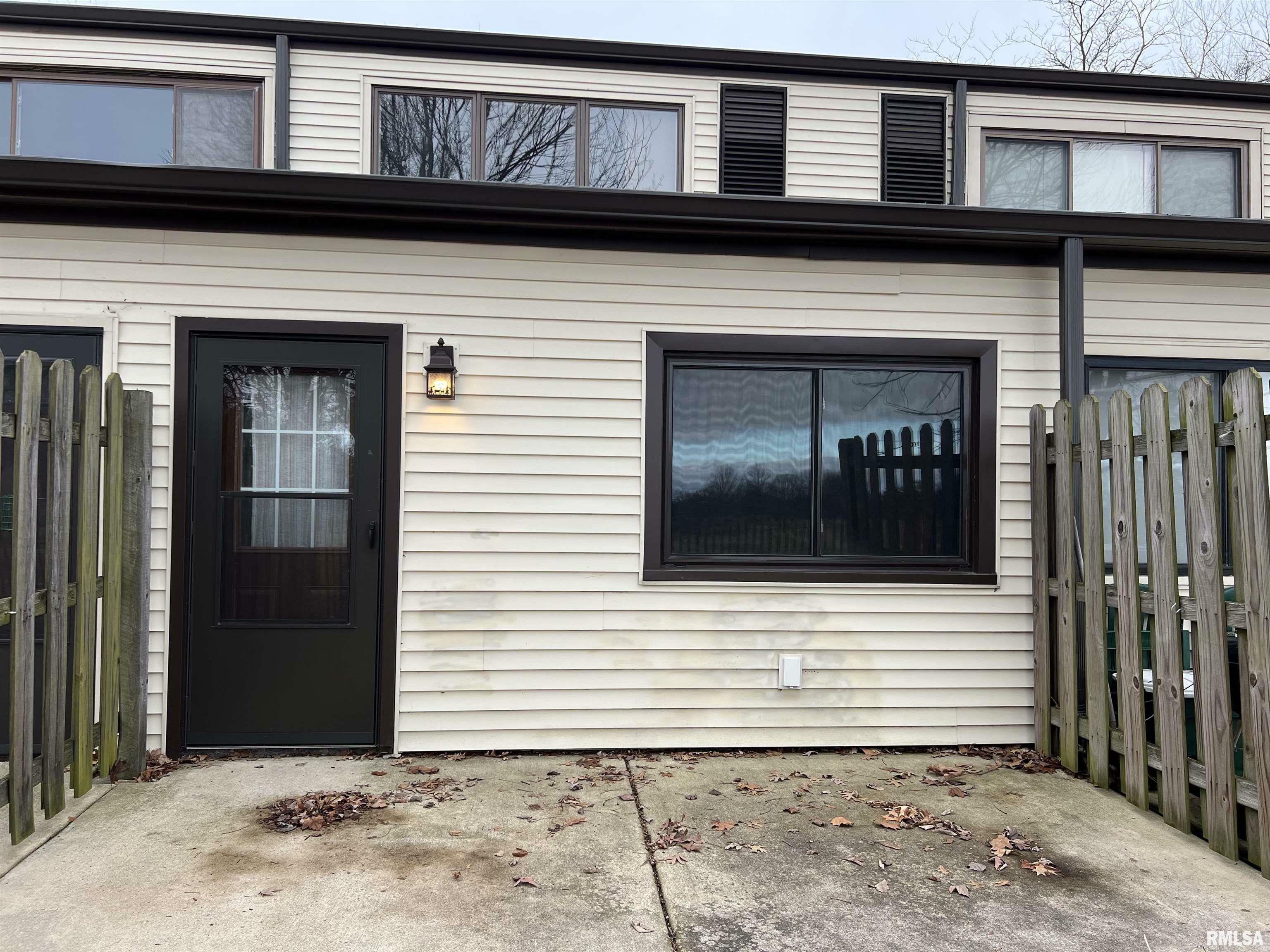 Property Photo:  3107 W Willow Knolls Drive 16-A  IL 61614 