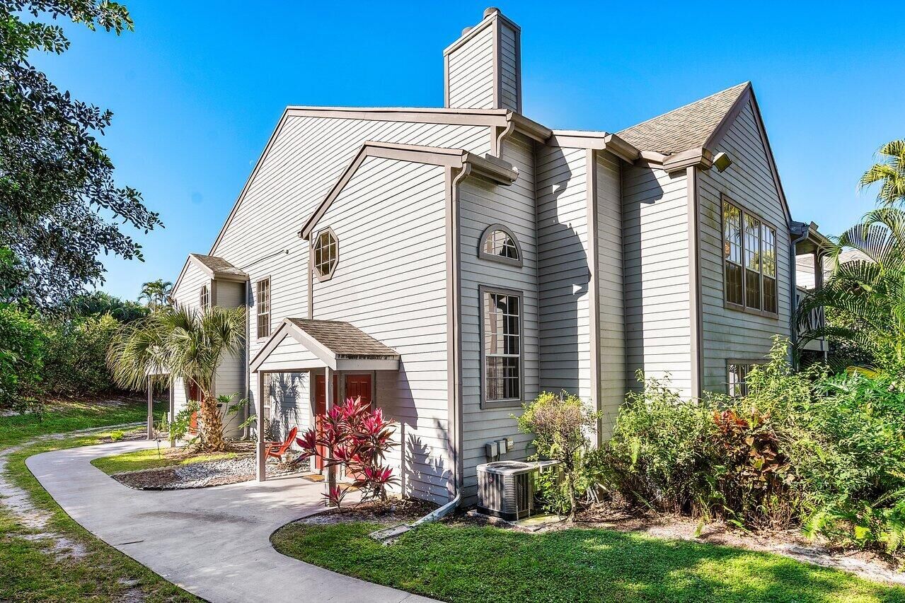 Property Photo:  5016 Heatherhill Lane 3  FL 33486 