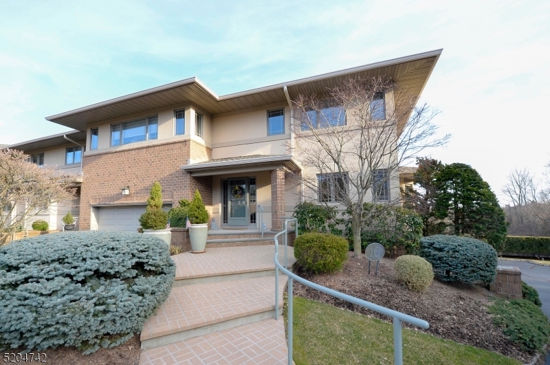 Property Photo: 10 Fox Run Rd NJ 07401