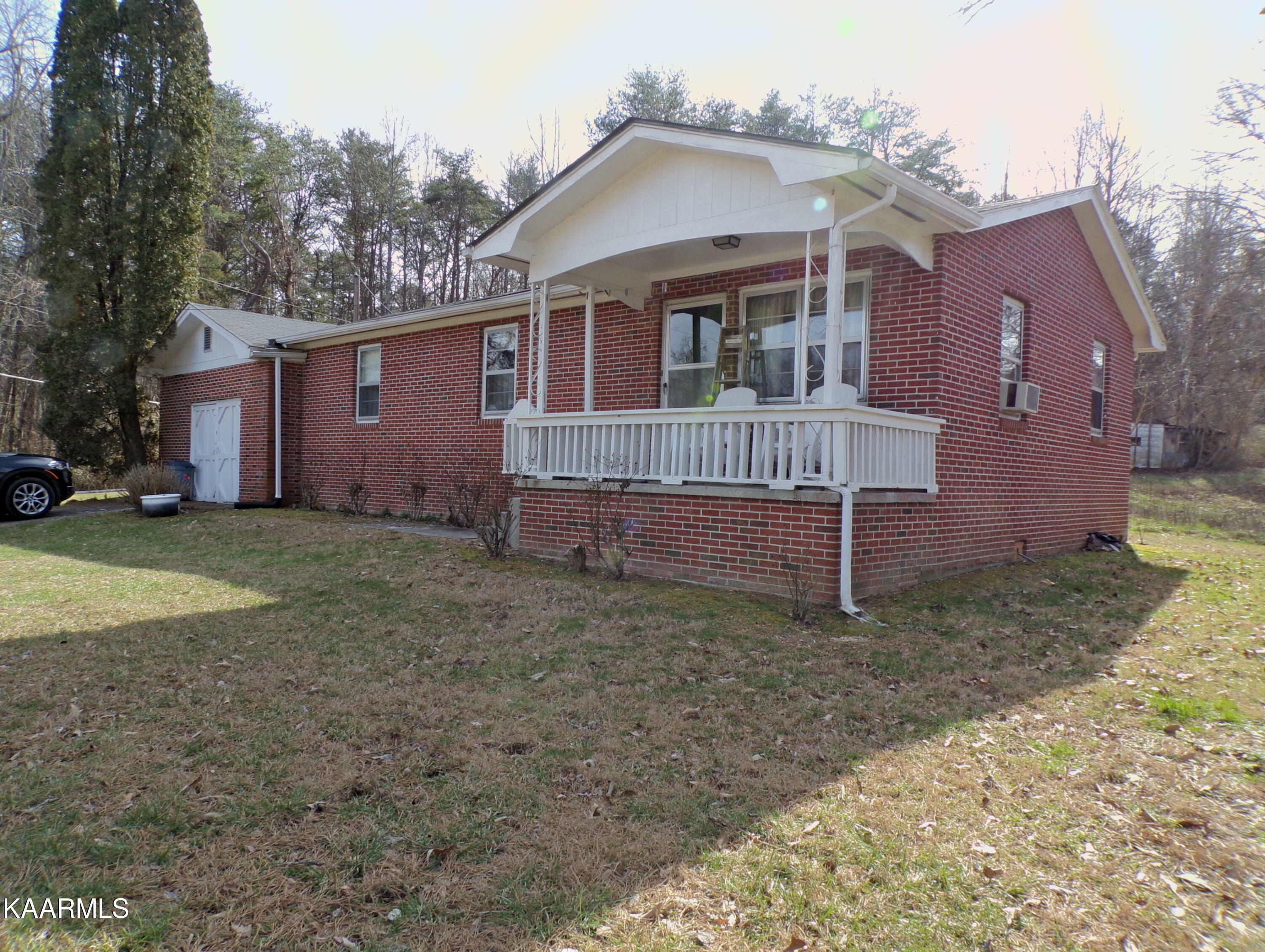 Property Photo:  282 Davis Rd  TN 37766 