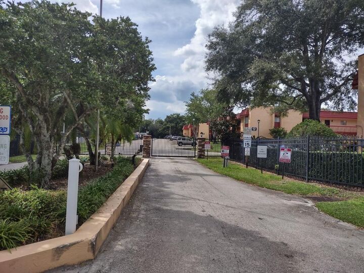 Property Photo:  2852 N Powers Drive 86  FL 32818 