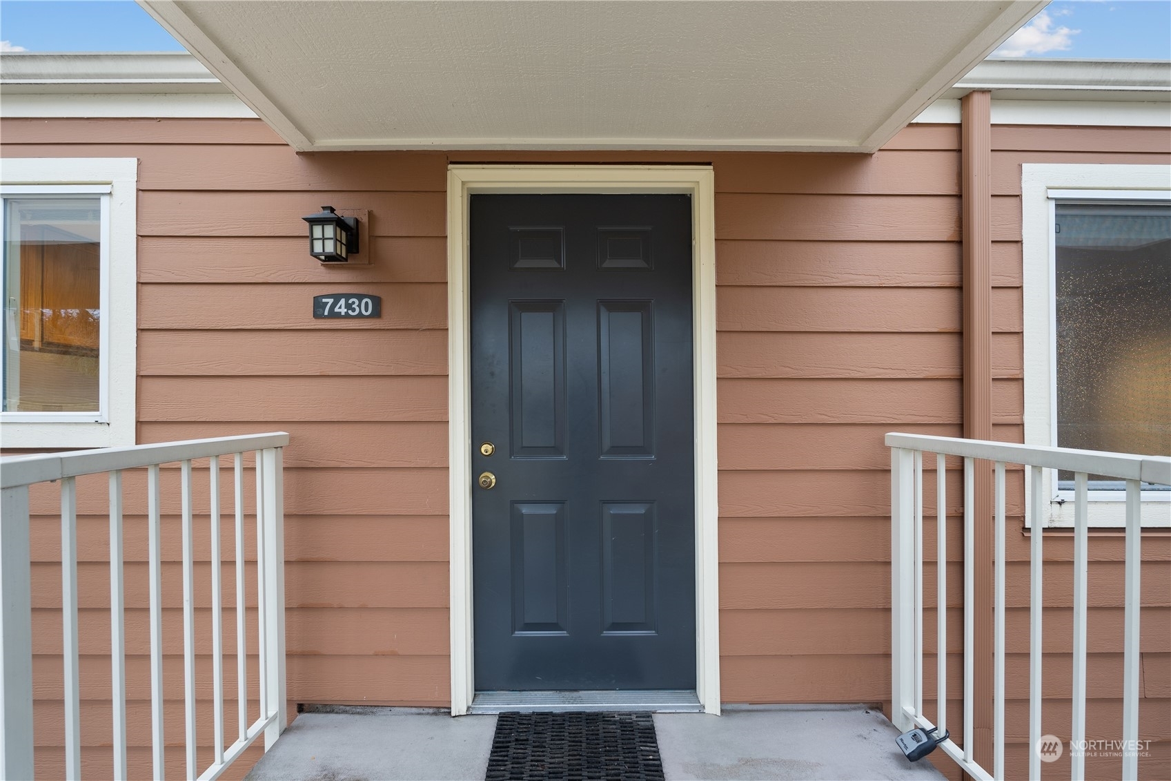 Property Photo: 7430 W Lake Sammamish Parkway NE 304 WA 98052