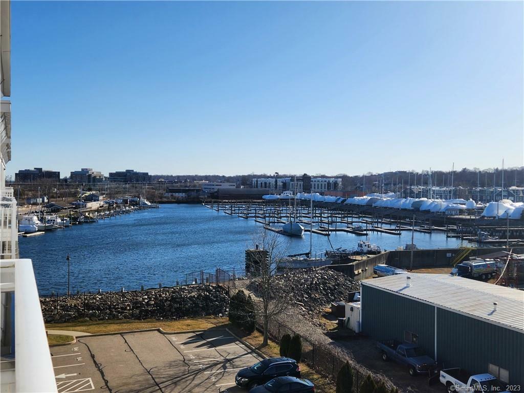 Property Photo:  400 Bank Street 401  CT 06320 