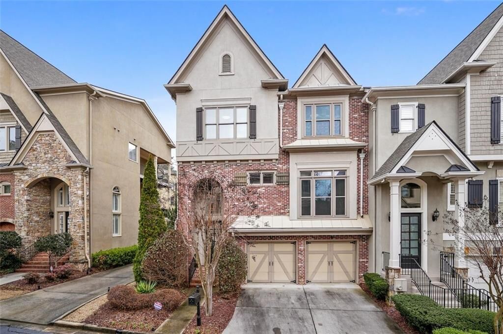 Property Photo:  1941 Saxon Valley Circle  GA 30319 