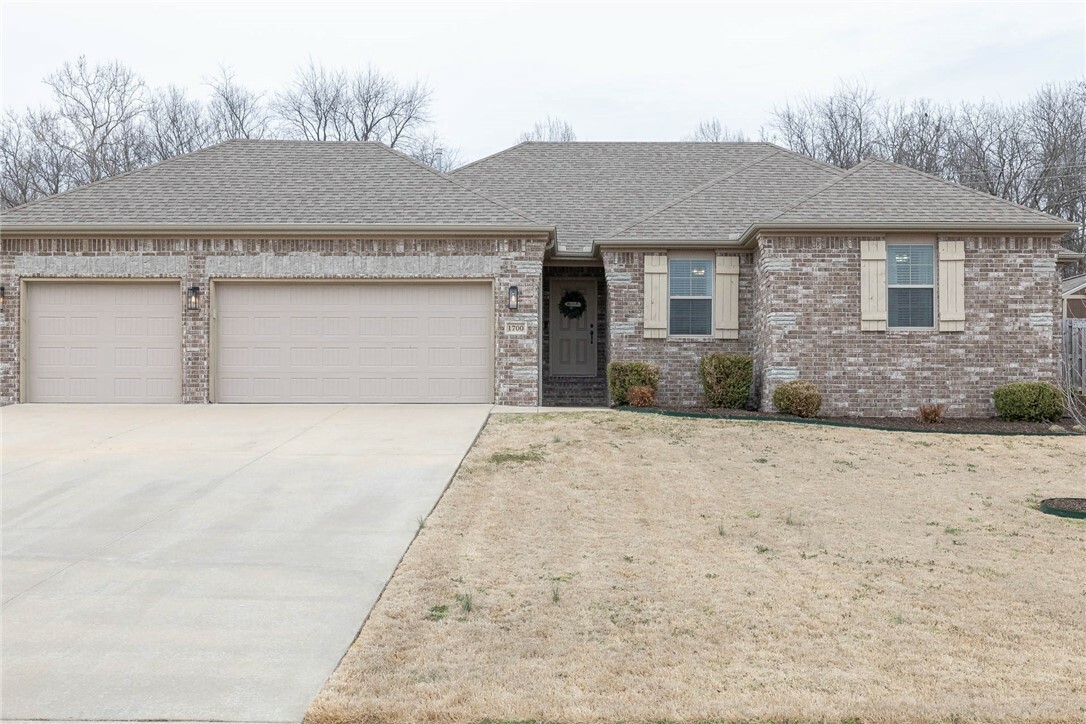 Property Photo:  1700 Amber Way  AR 72719 