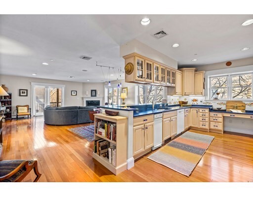 Property Photo: 435 Adams St 1C MA 02169
