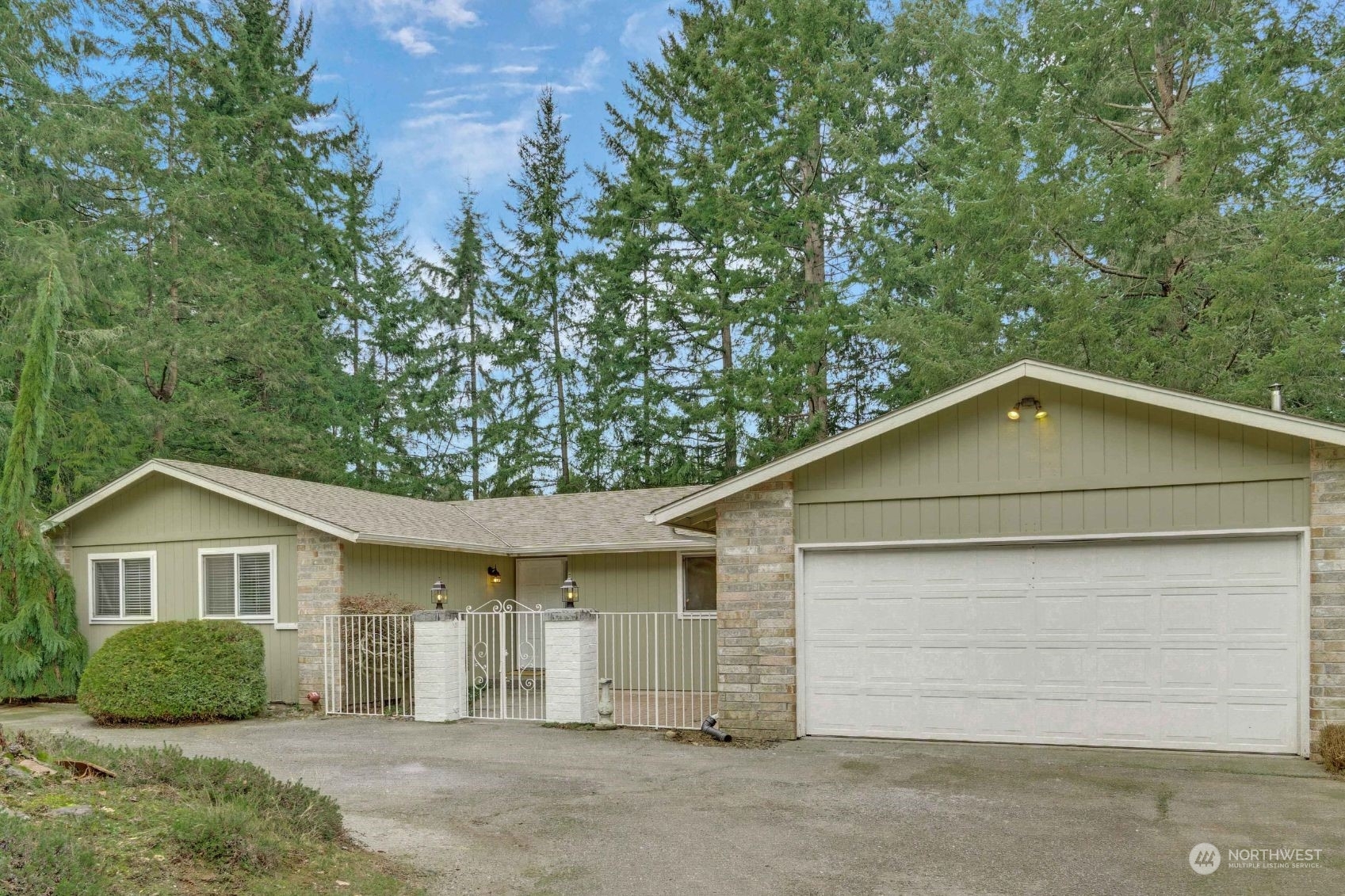 Property Photo:  869 Island Boulevard  WA 98333 