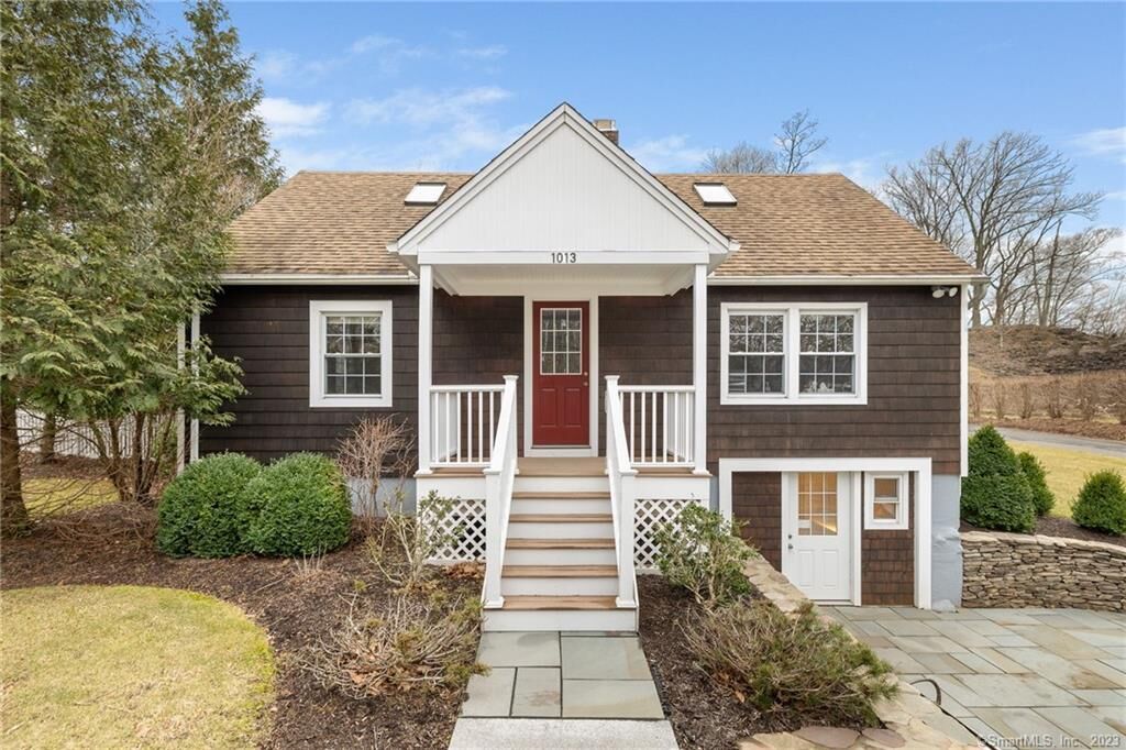Property Photo: 1013 Wallingford Road CT 06410