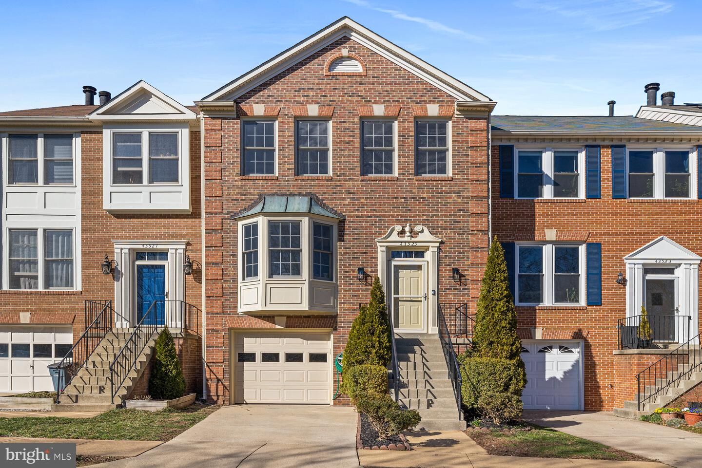 Property Photo:  43525 Postrail Square  VA 20147 