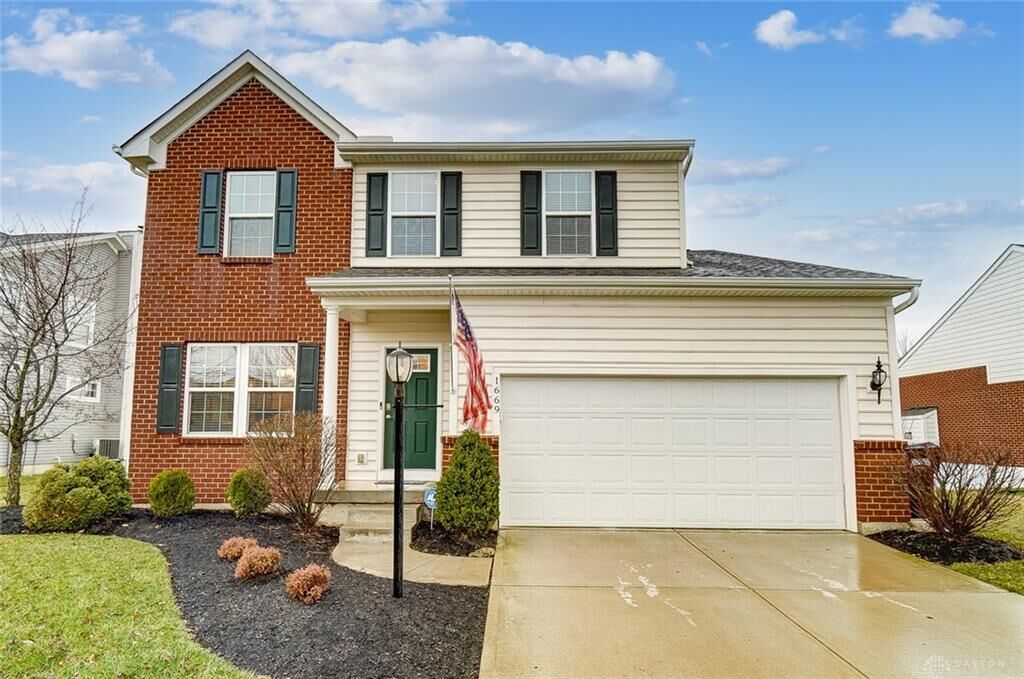 Property Photo:  1669 Yellow Rose Court  OH 45324 