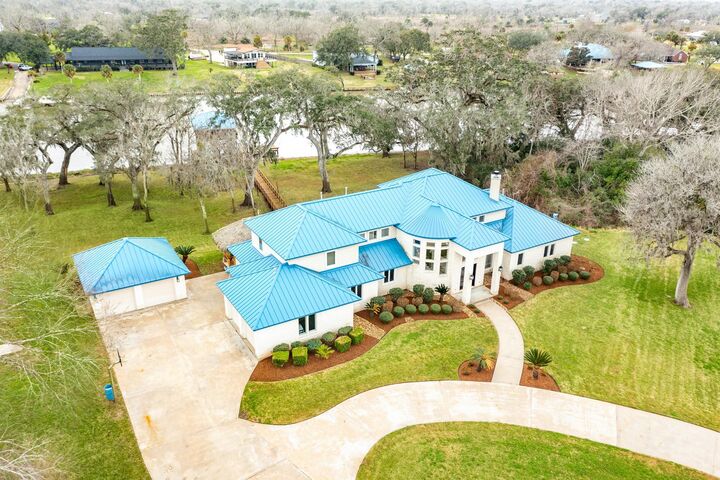 Property Photo:  3147 County Road 510B  TX 77422 