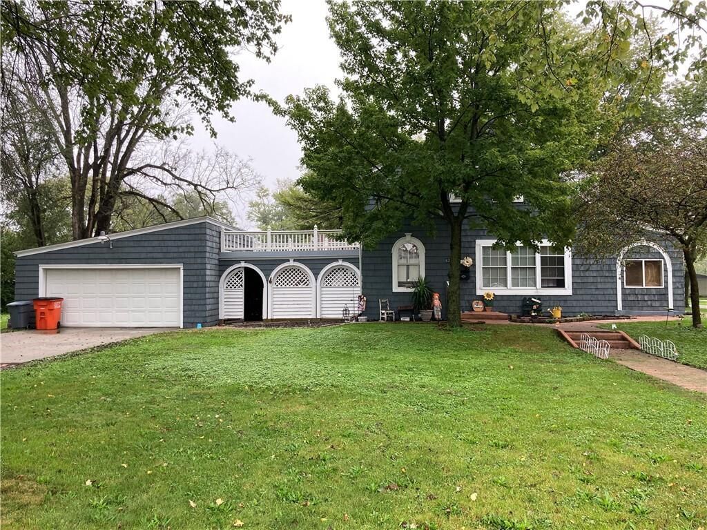 Property Photo:  820 Hamilton Street   61951 