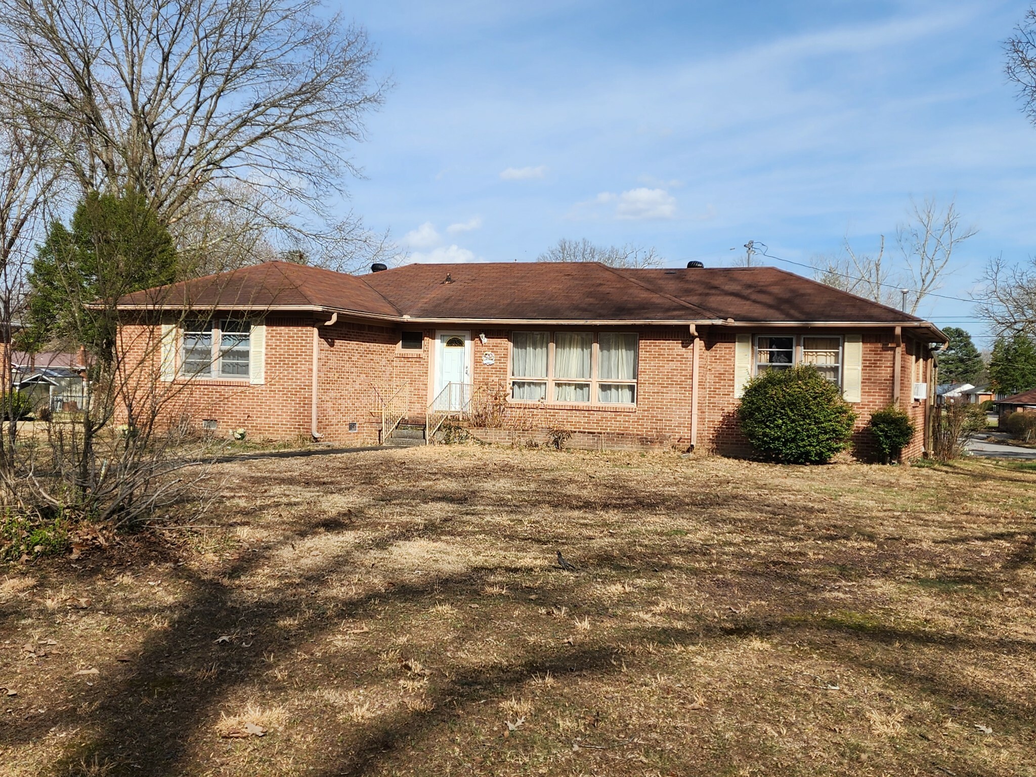 Property Photo:  402 Westwood Dr  TN 37388 