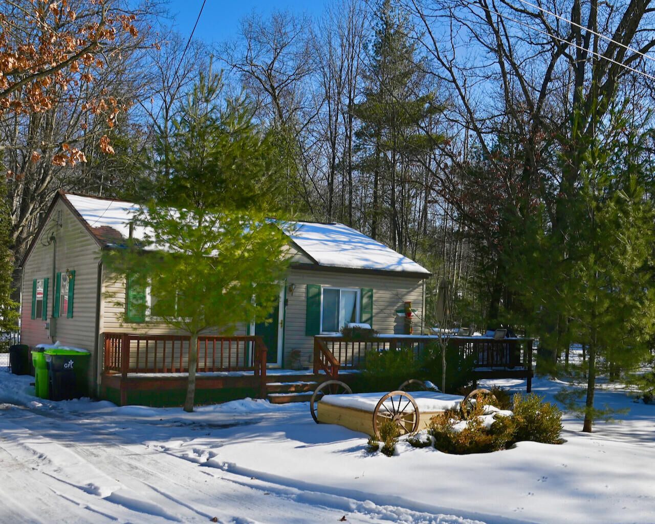 Property Photo:  120 Red Fox Court  MI 48653 