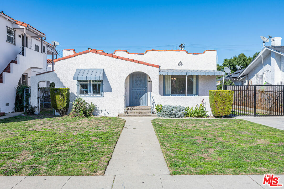 Property Photo:  1347  W 62nd St  CA 90044 