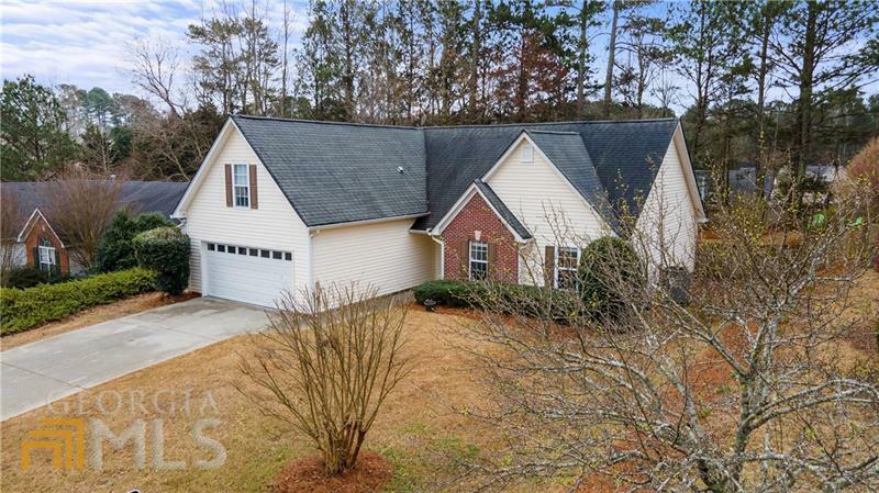 Property Photo:  421 Bellingham Drive  GA 30518 