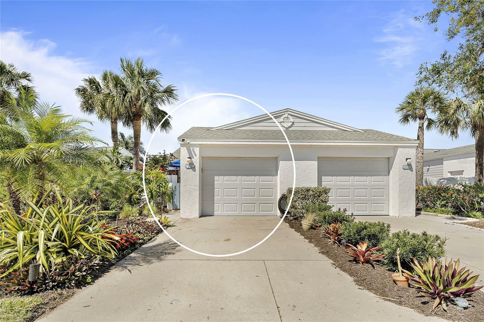 Property Photo:  912 Waterside Lane  FL 34209 