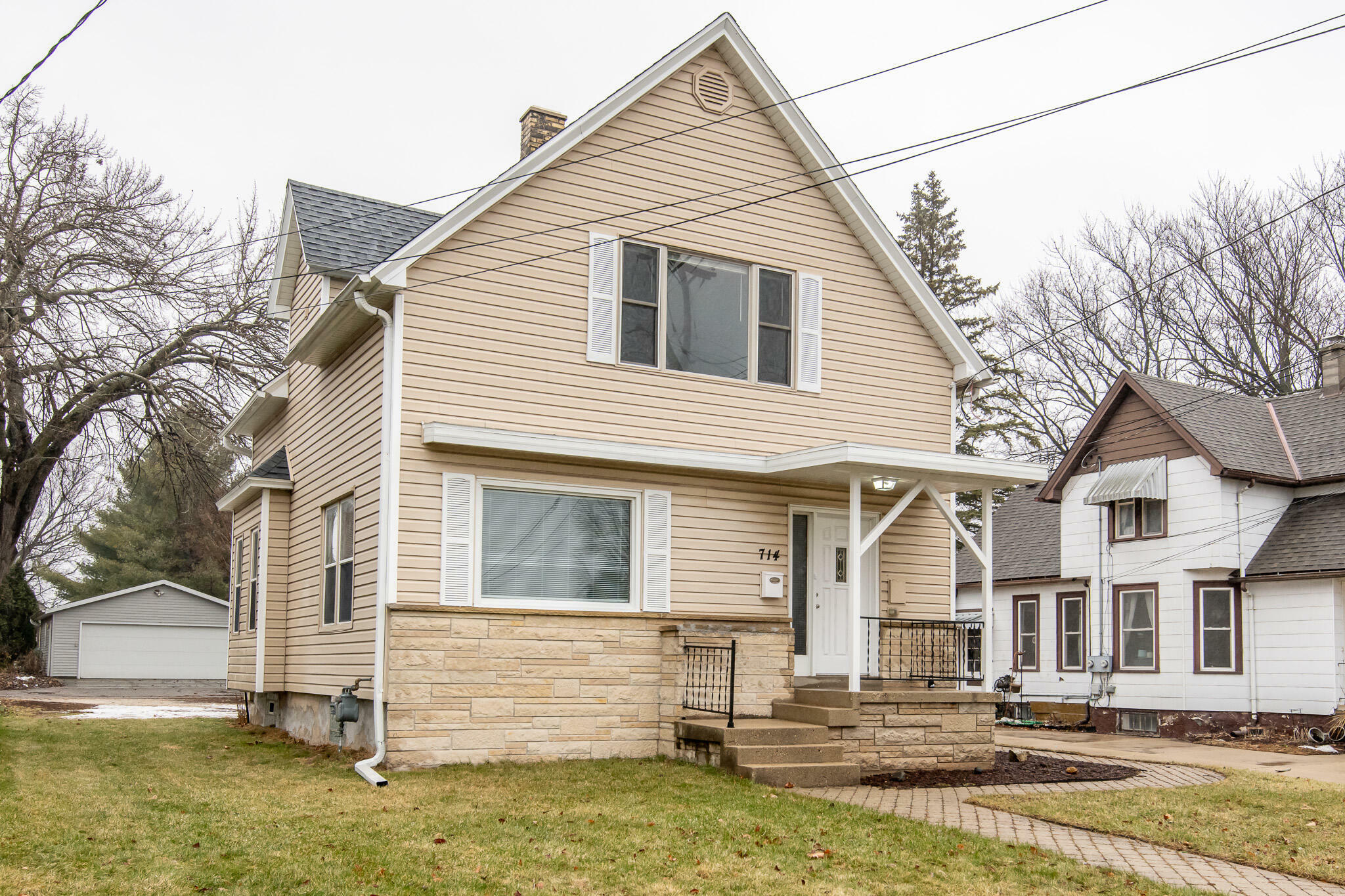 Property Photo: 714 Union St WI 53027