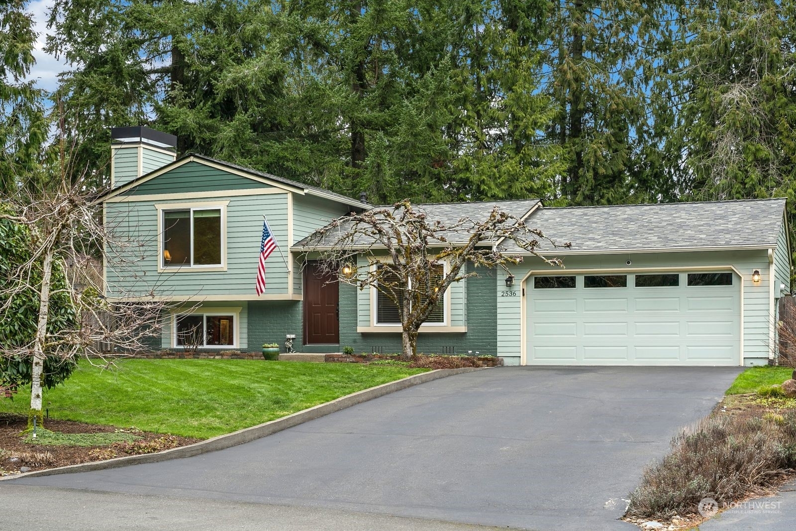 Property Photo:  2536 231st Avenue NE  WA 98074 