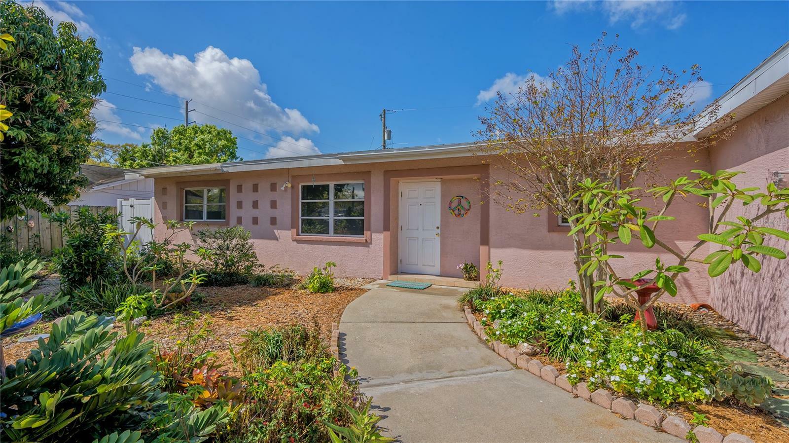 Property Photo: 1709 N Pompano Avenue FL 34234