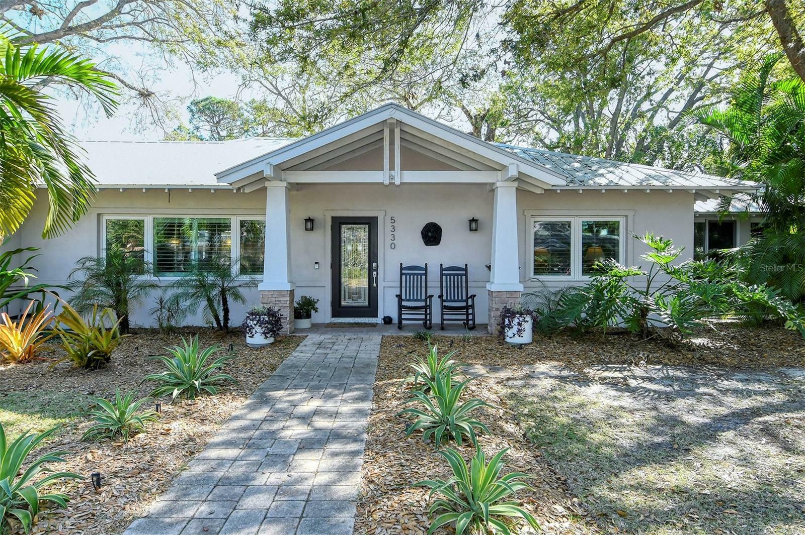 Property Photo:  5330 Winchester Drive  FL 34234 