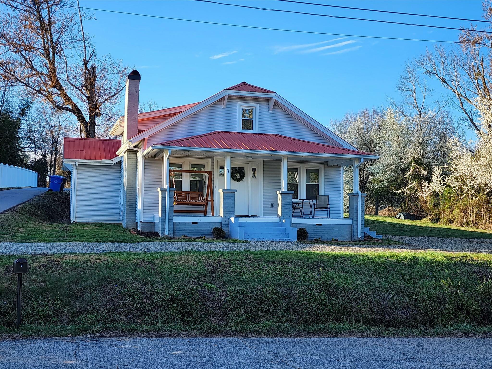 Property Photo:  7 E Waugh Street  NC 28659 