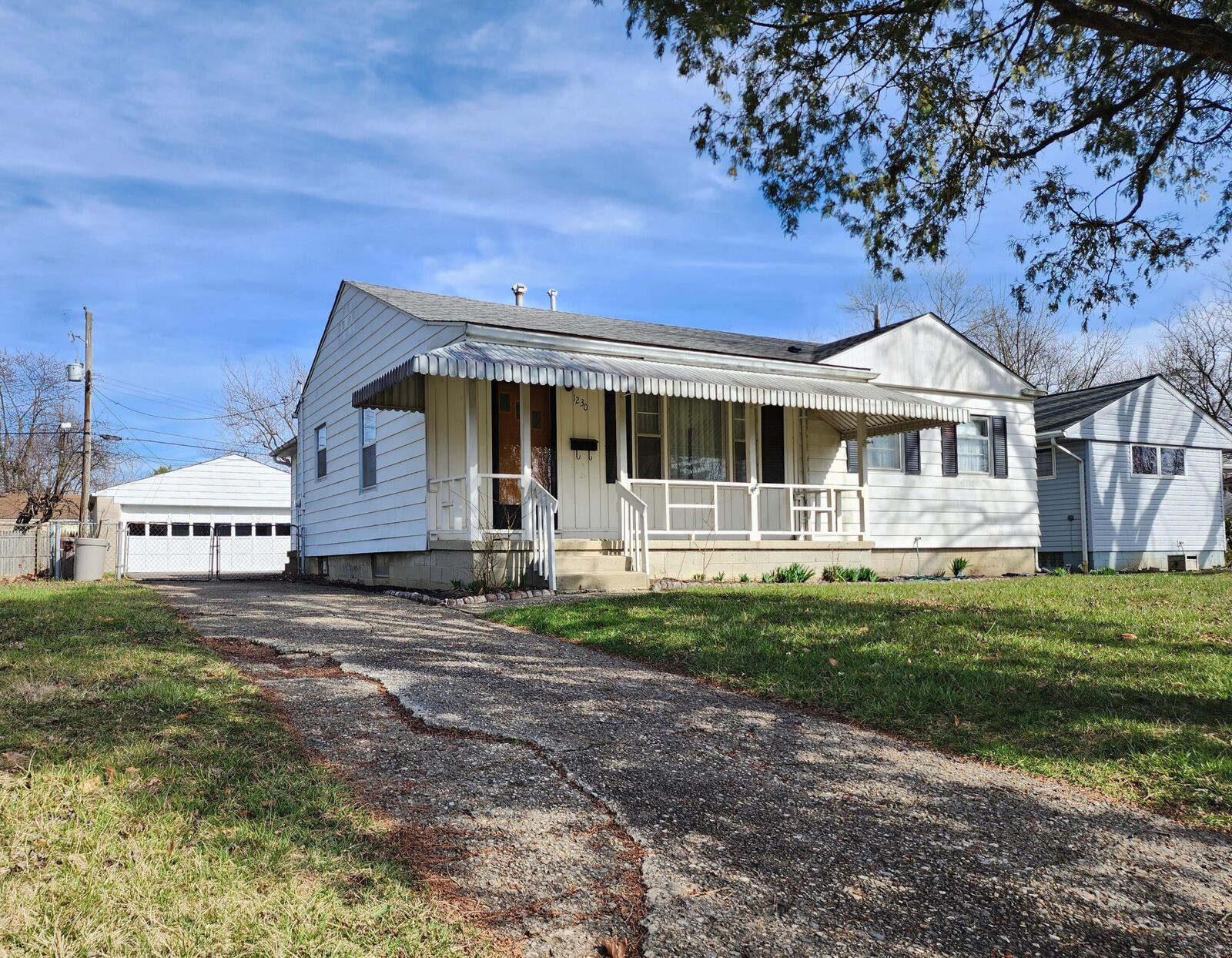 Property Photo:  1230 Huntly Drive  OH 43227 