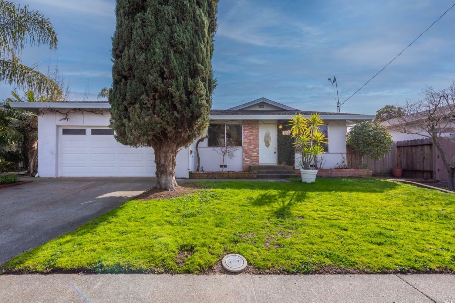 Property Photo:  1323 Linden Street  CA 94559 